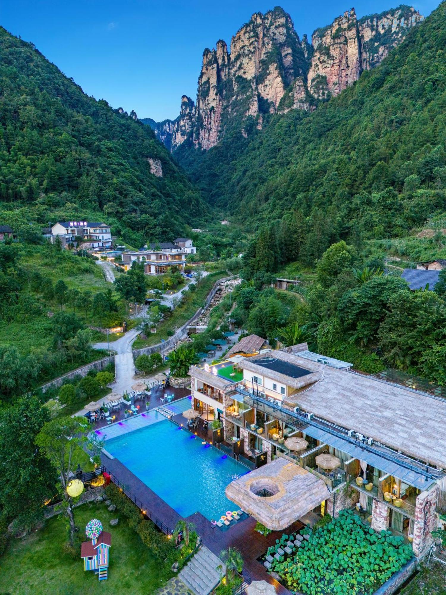 Homeward Mountain Resort Zhangjiajie Buitenkant foto