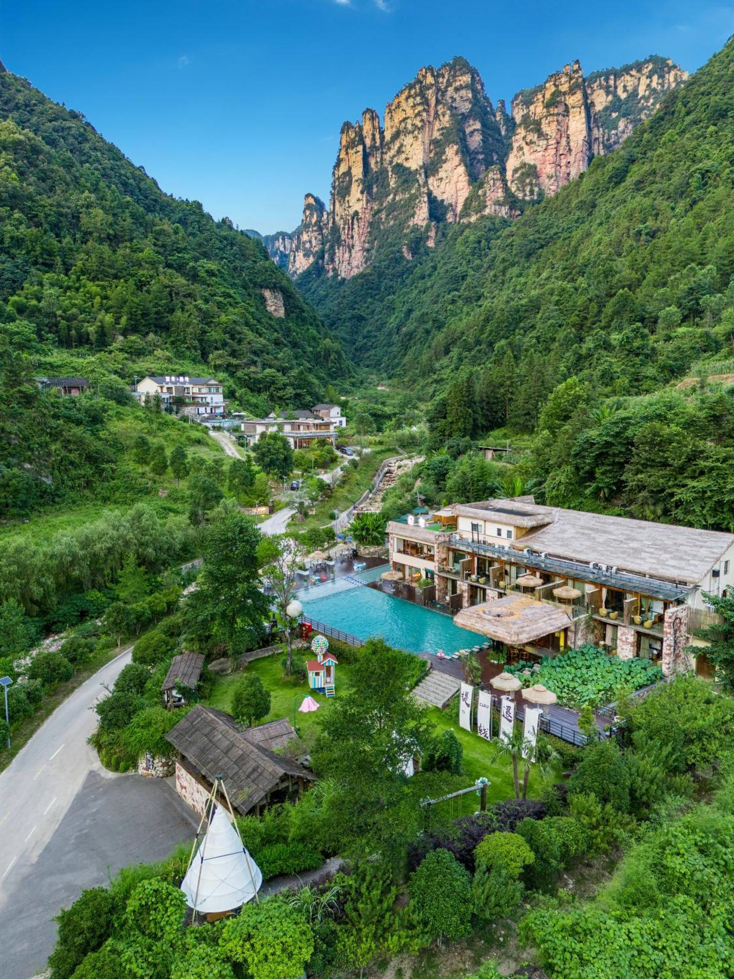 Homeward Mountain Resort Zhangjiajie Buitenkant foto